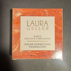 Color Correcting Foundation powder by Laura Gellet